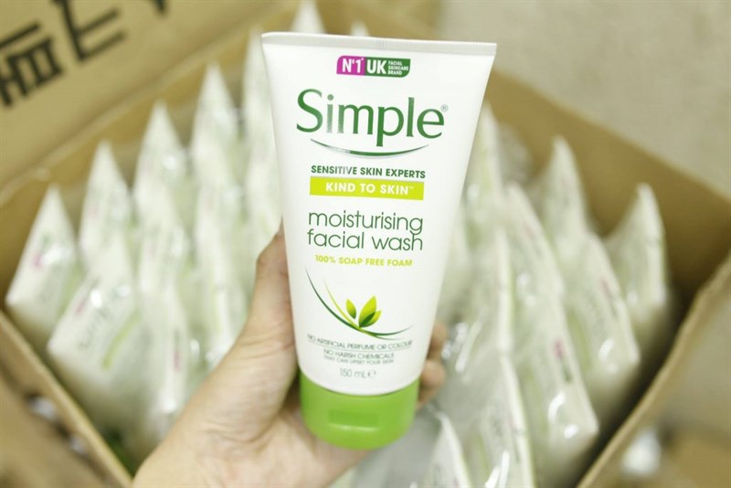 Simple Kind To Skin Moisturising Facial Wash